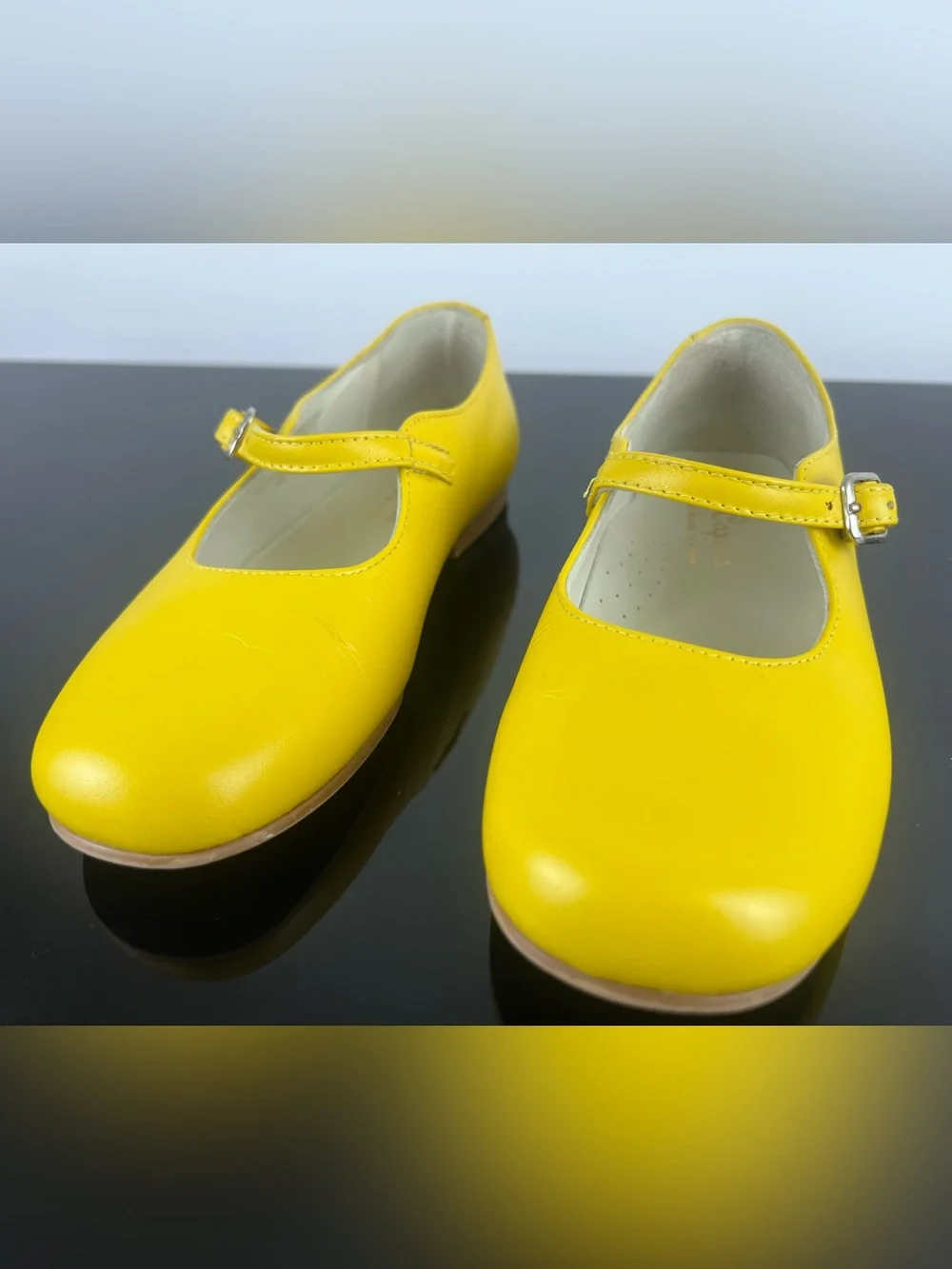 La Coqueta Kids Girls Leather Mary Jane Shoes, Yellow, 34 EU